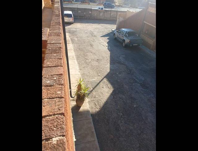 2 BEDROOM APARTMENT FOR SALE IN TURFFONTEIN
